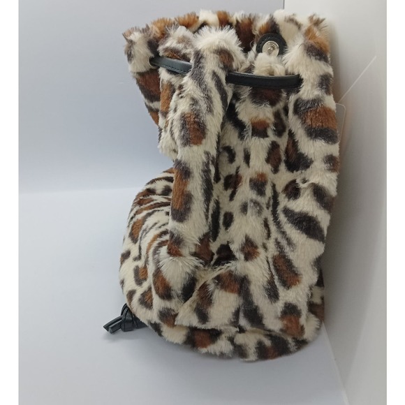 Pompompurin fur drawstring bag - Picture 5 of 10